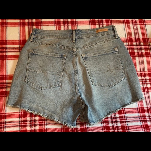 Shorts - Picture 2 of 3